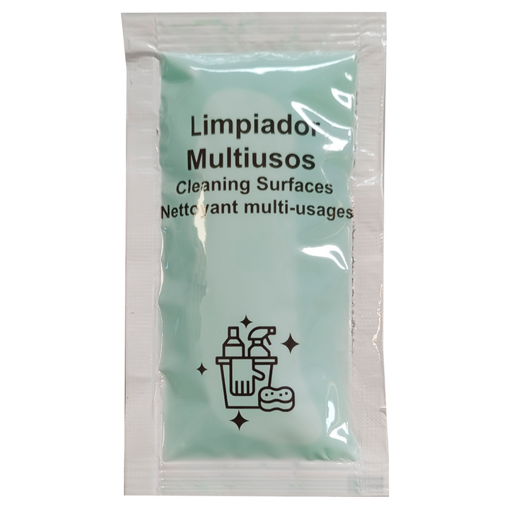 Productos de aseo para hoteles con bayeta, estropajo y bolsa de basura