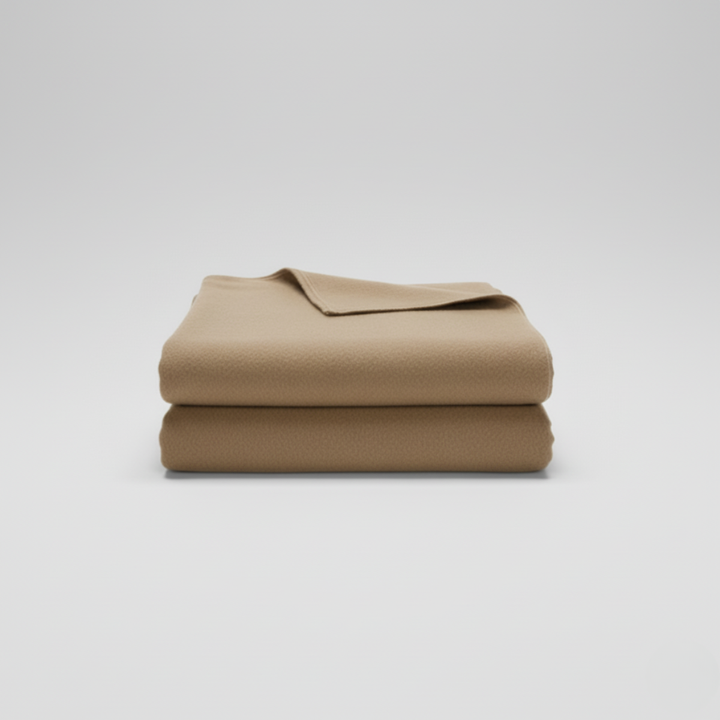 Manta lisa hotel acrílico 100% beige 400 gr/m² de perfil fino y suave, para hoteles y alojamientos turísticos en varias medidas al por mayor