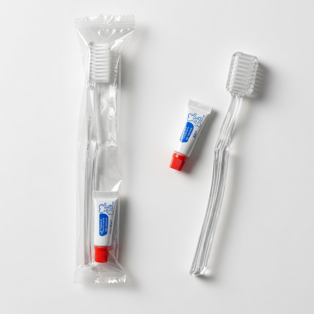 Set dental celofán hotel con cepillo dental y pasta 3 gr en flow pack polipropileno transparente, amenity de baño para hoteles, hostales y apartamentos turísticos
