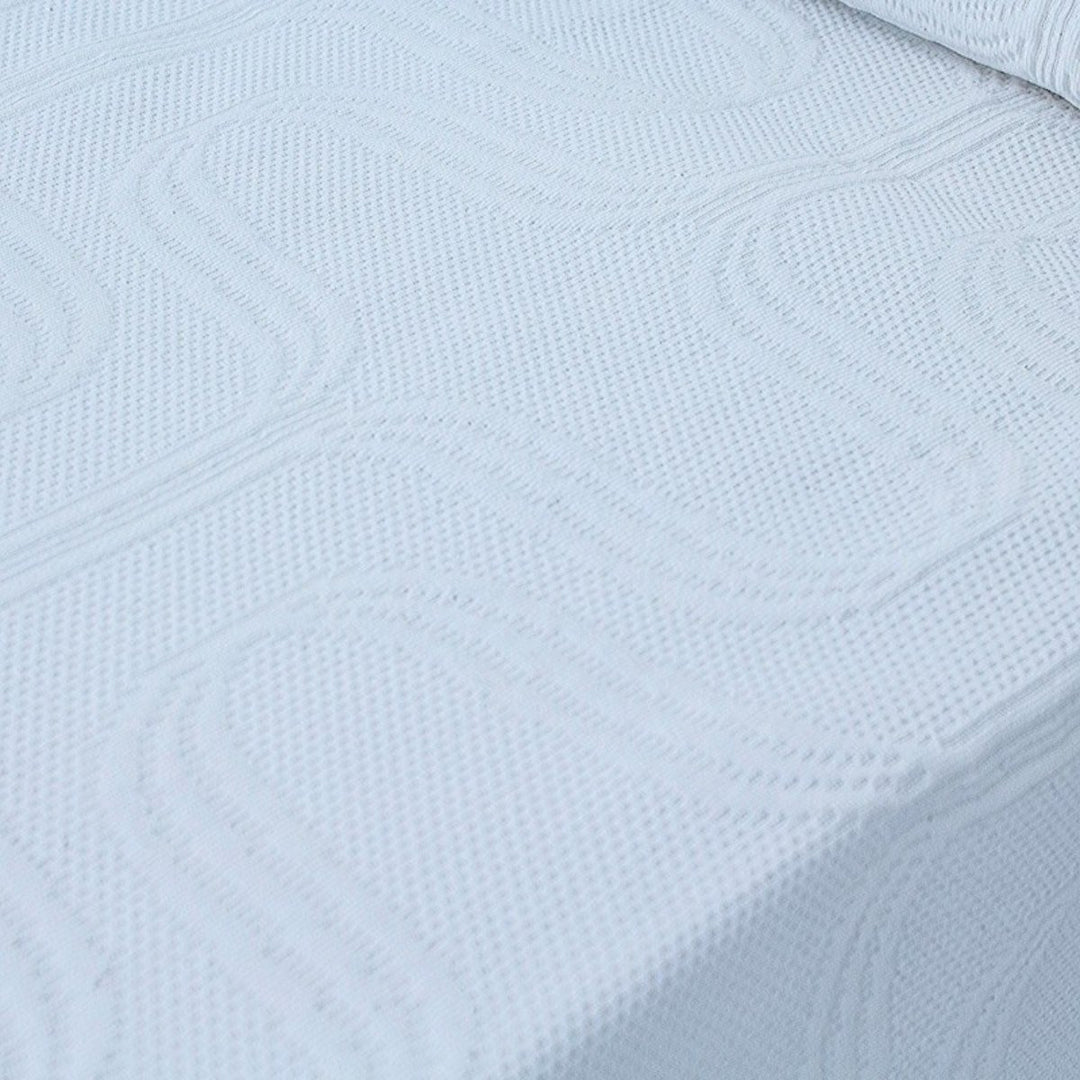 Colcha hotelera blanca para habitaciones