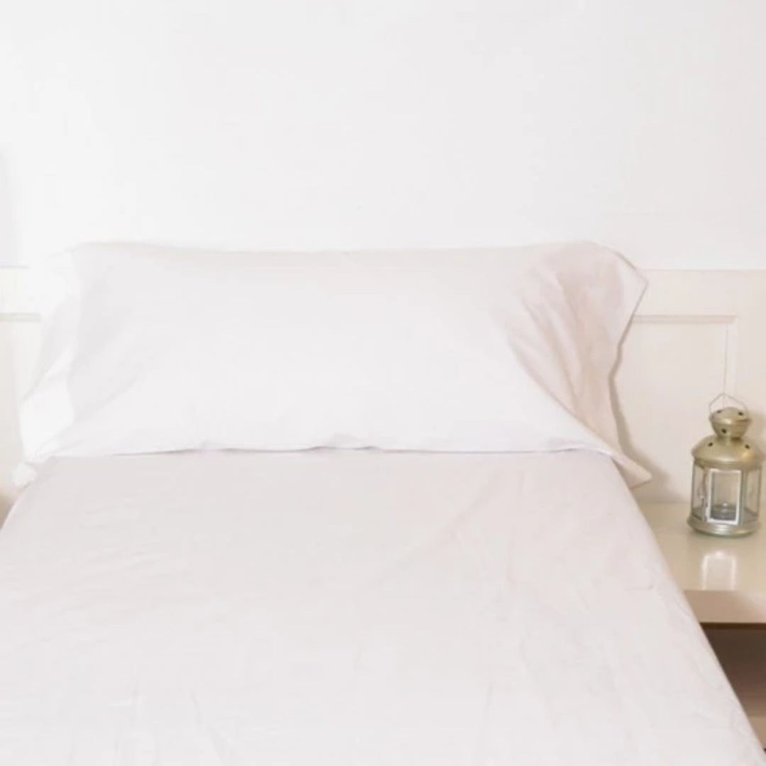 Funda de almohada Alg./Pol. 144 hilos Basic para hoteles, blanca y resistente