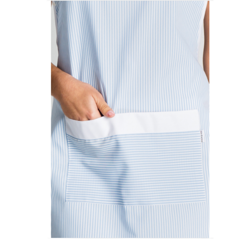 Dienstmädchenuniform mit gestreiftem Muster und zentraler Tasche