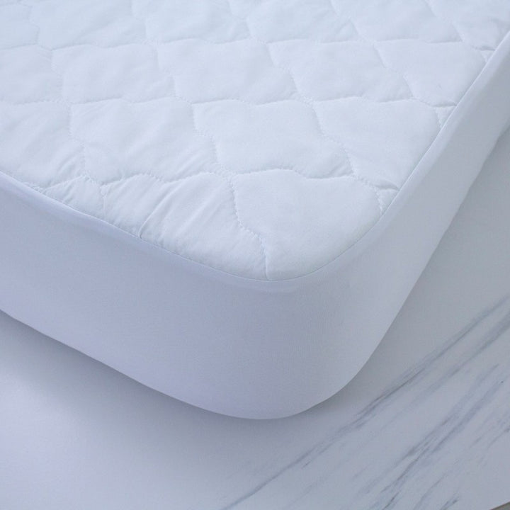 PVC-free and breathable hotel mattress cover