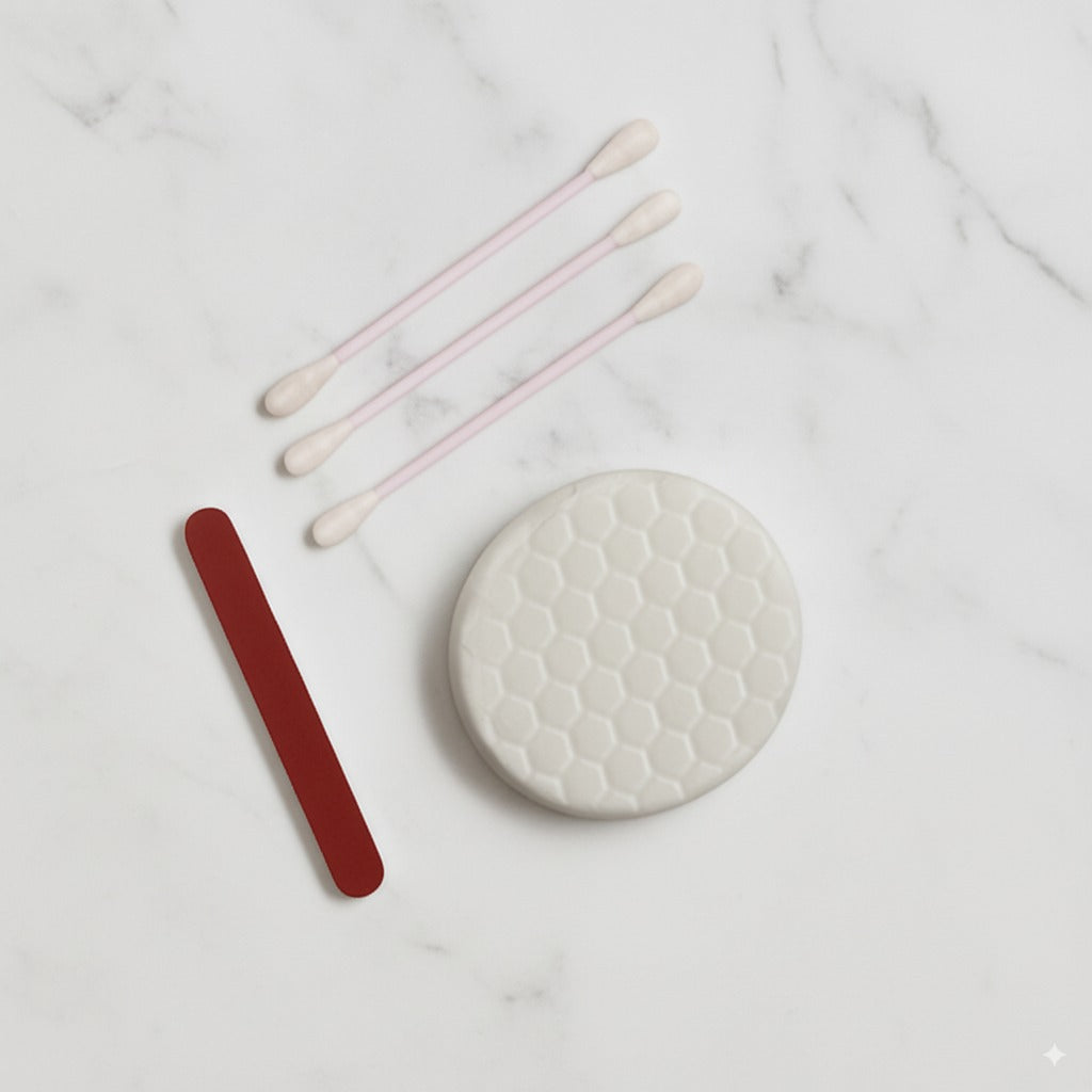 Wholesale women's set ideal for hotel and tourist accommodation amenities