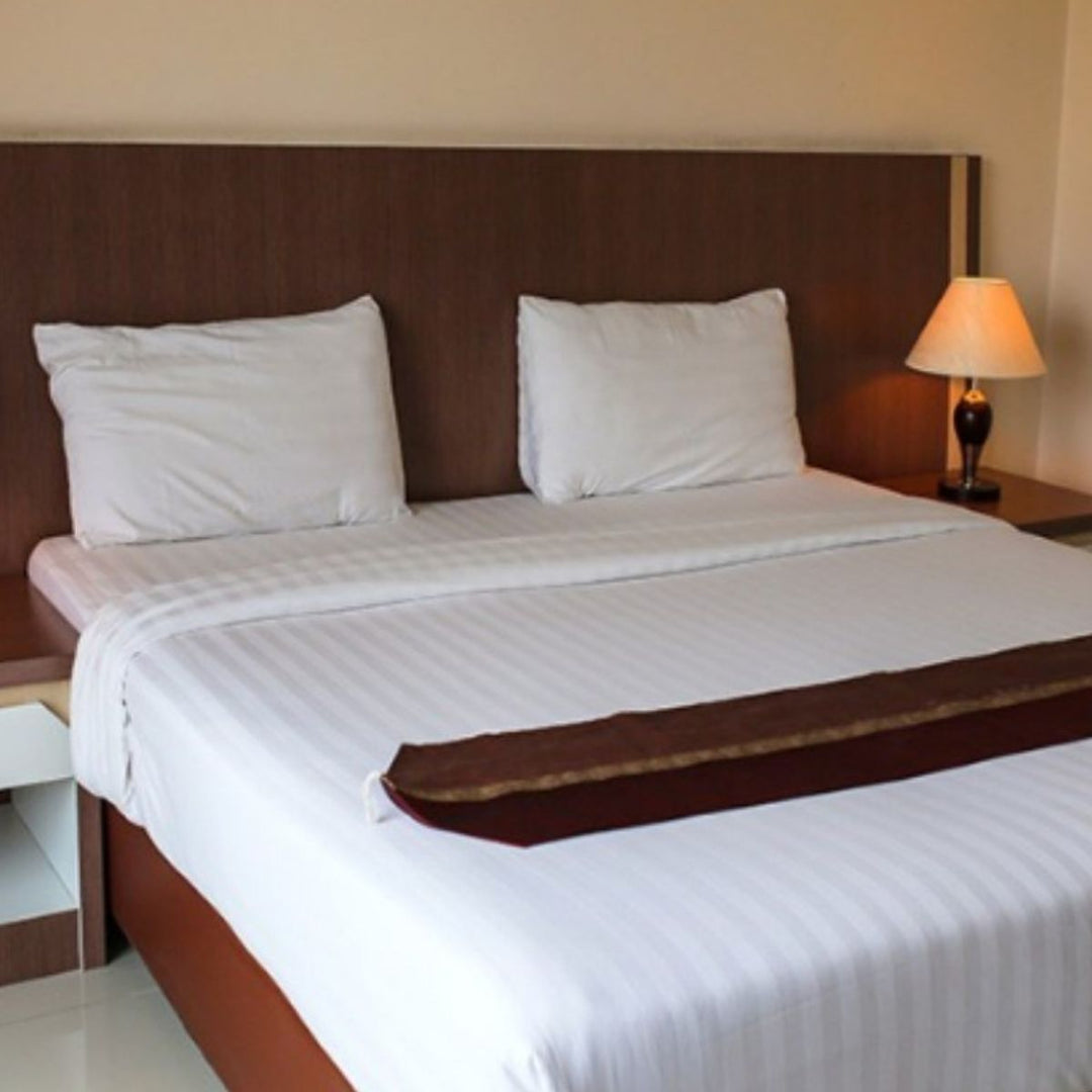 Cuti bedspread for hotel rooms washable