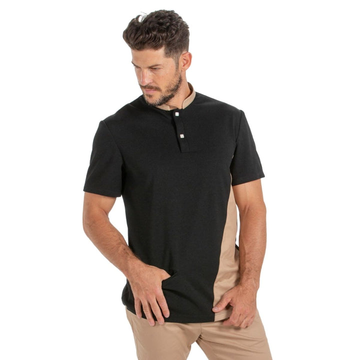 Black polo shirt with sand details, ideal for restaurants and hotels.