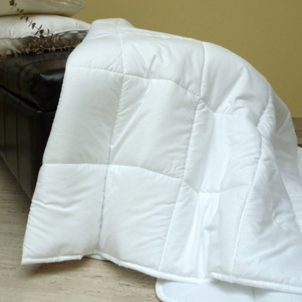 Lightweight comforter filler with soft microfiber lining for tourist accommodations