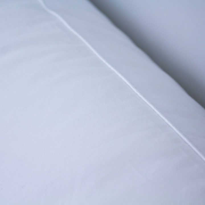 Oreiller d'hôtel souple avec garniture en fibres creuses siliconées