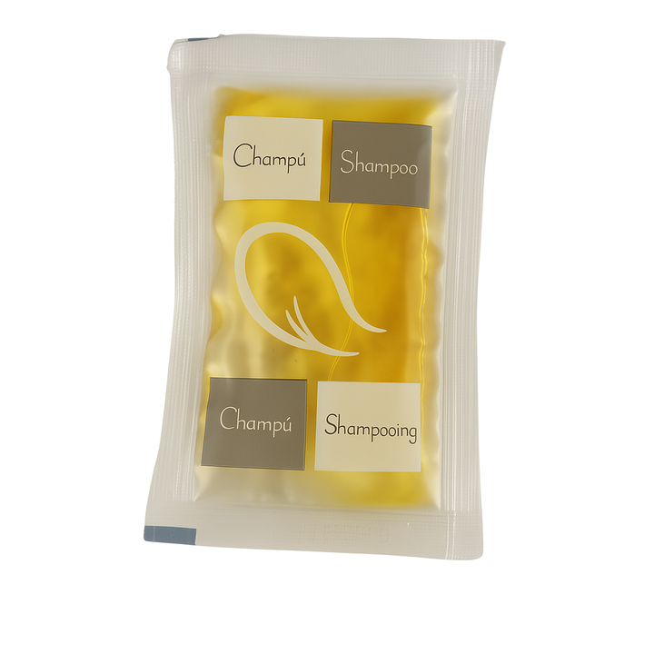 Sachet de shampoing en gros de 15 ml, emballé dans du polyester métallisé, prêt à être distribué comme shampoing d'hôtel en grandes quantités.
