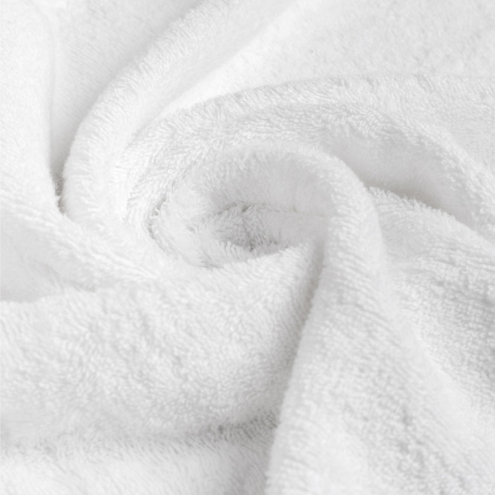 Serviettes blanches 600 gr pour les hôtels haut de gamme et les appartements touristiques