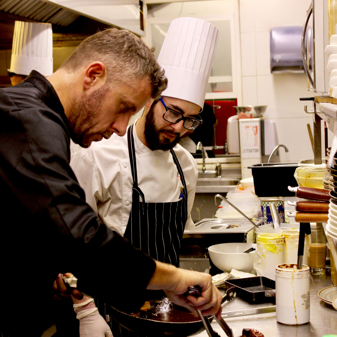 Caratteristiche principali dell'uniforme da cucina perfetta