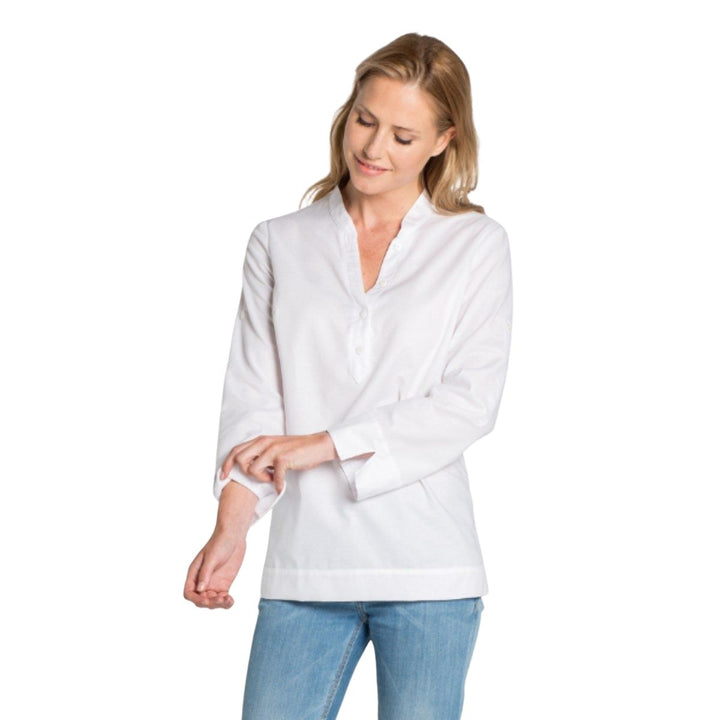 Camicia bianca da donna in stile "Beach" con colletto mao e maniche lunghe regolabili