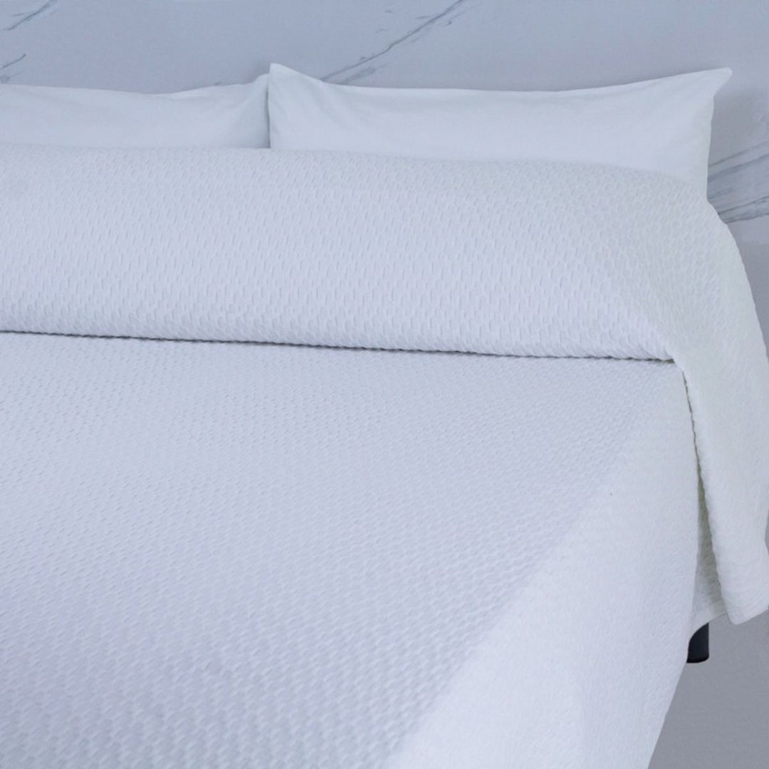 Copriletto Modello 600 bianco per hotel